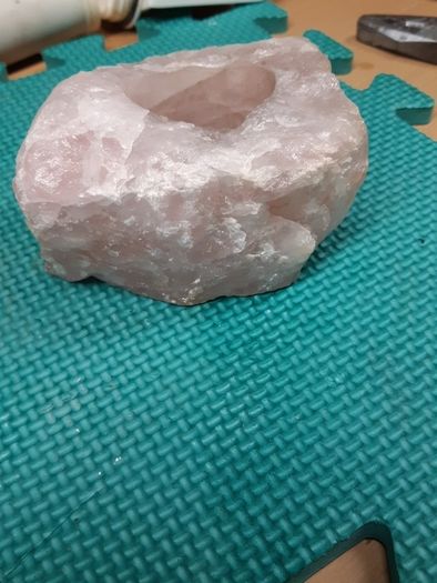 Quartz candle holder