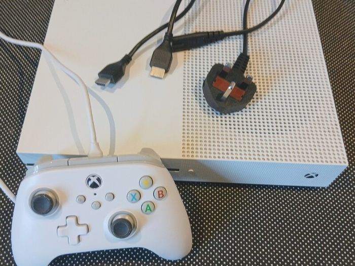 Microsoft Xbox One S 1TB White Console Bundle Fully Tested
