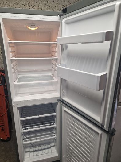 Powerpoint fridge freezer