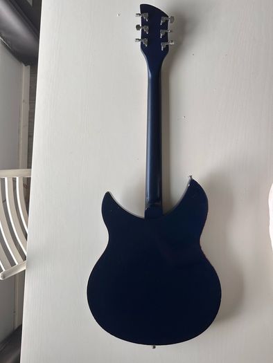 Rickenbacker 330