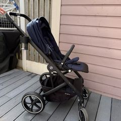 cybex balios s pushchair with footmuff and cup holder