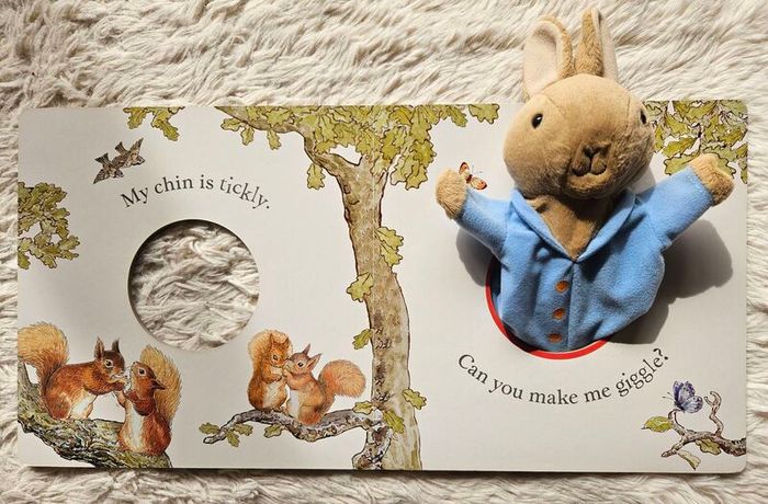 Peter Rabbit Let's Cuddle Big Puppet Play Book