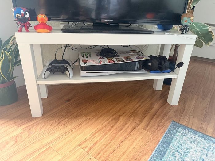 Tv rack