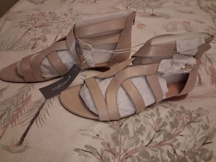 Principles Sandals Size 7
