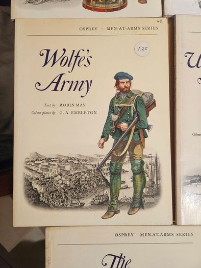 Osprey Men-at-arms Series, Published In 1974 X 15 Fabolous Military Books Plus 2 X Military  Modeling Annuals 1 &3. Plus 3 Other Military Books. All In Good Condition.  See Photos For Same.