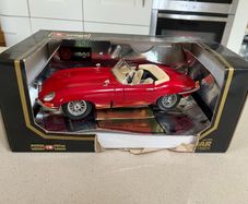 Jaguar E-Type 1/18 Burago
