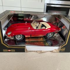Jaguar E-Type 1/18 Burago