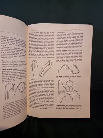 Singer Sewing Book  . Mary Brooks Picken. 1957.