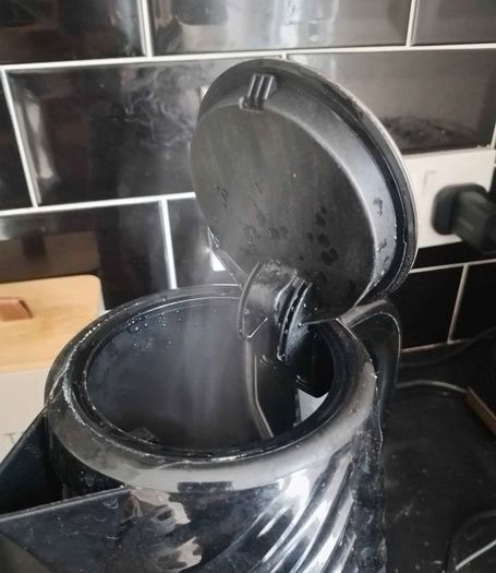 Russell Hobs kettle in working condition as seen in photo