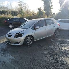 Breaking Toyota auris 2010 petrol