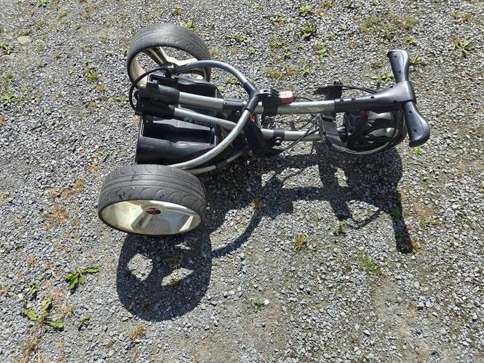 Motocaddy S1 electric golf trolley