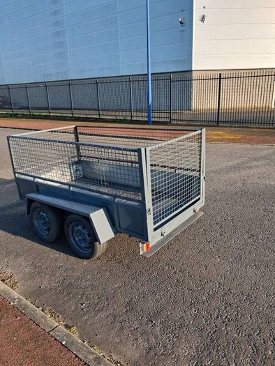 8x4. x3 trailer.