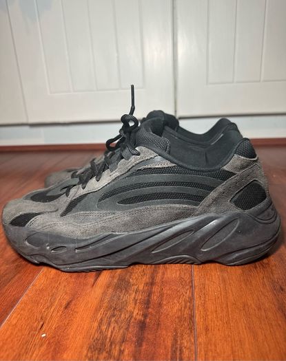 adidas Yeezy Boost 700 V2 "Vanta" sneakers