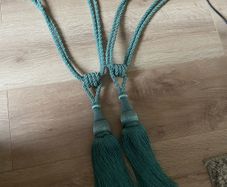 Curtain tie back