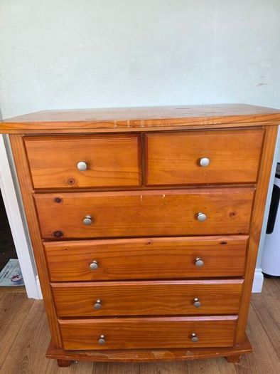 Chest of Drawers (pine)