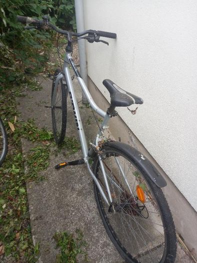B'Twin Riverside 120 hybrid bike from Decathlon