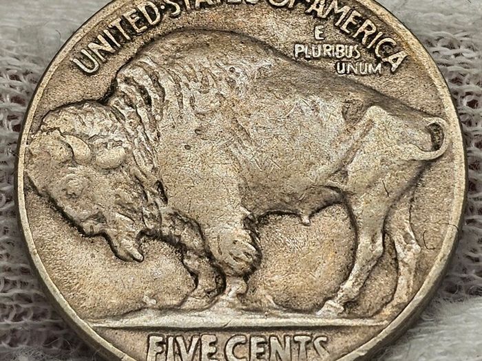USA United States 1937 D Indian Head Buffalo Nickel 5 Cents