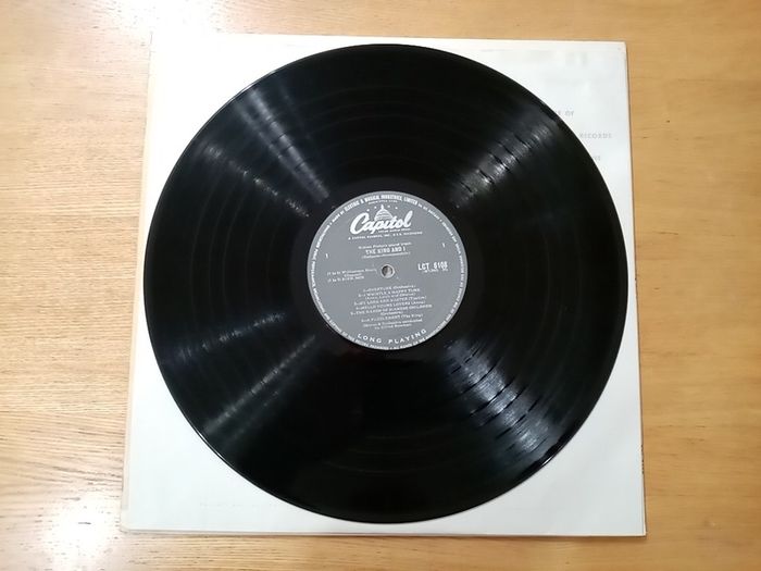 THE KING AND I soundtrack. 1956 UK pressing. Rodgers and Hammerstein. Capitol Records. Vinyl LP Record Album. film. movie. stage. musical.