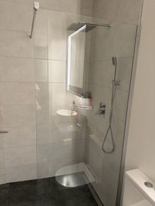 shower screen