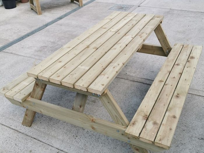 picnic bench