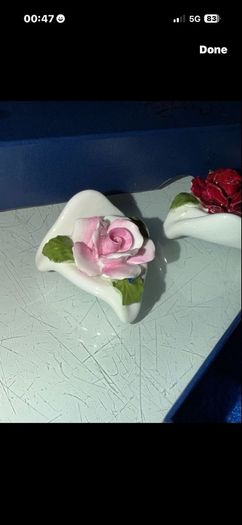 Aynsley set of 4 table flower placeholders