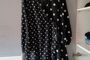 Beautiful polkadot dress by simply be