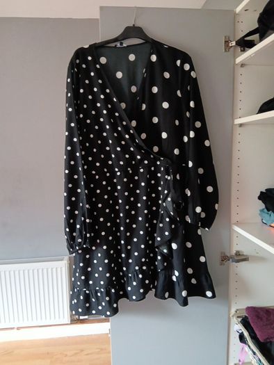 Beautiful polkadot dress by simply be