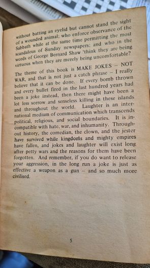 Vintage 1978 Englishman Jokes For Irishmen. By Des Machale. Printed By Mercier Press Dublin. First Edition Paperback In Good Condition.