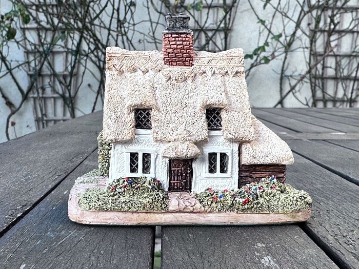 Lilliput Lane Clare Cottage