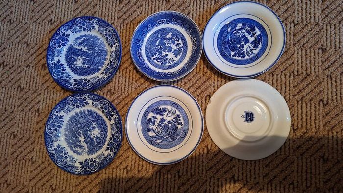 Blue willow collection