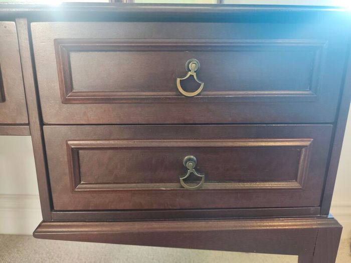 Solid Dressing Table