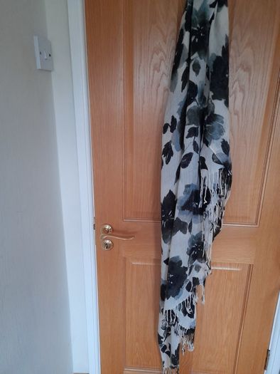 Ladies scarfs