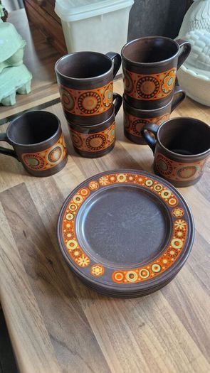 Vintage Kiln Craft Hermes Staffordshire Mugs & Saucers / Side plates