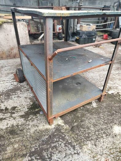 Garden shelves / work bench