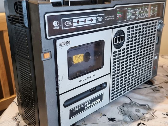 From 1978 Sharp 6500H, working good, sound exelent.