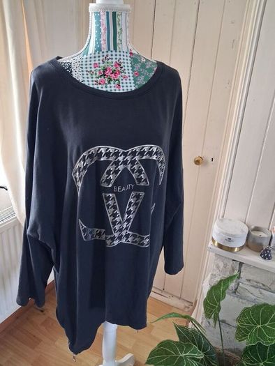 Navy Top