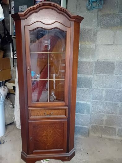 display cabinet