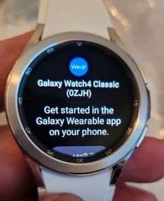 Samsung Watch 4 Classic Excellent Condition 2/Straps