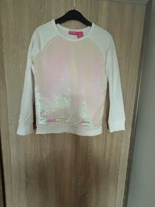 Girls top size 7-8 years with free leggings