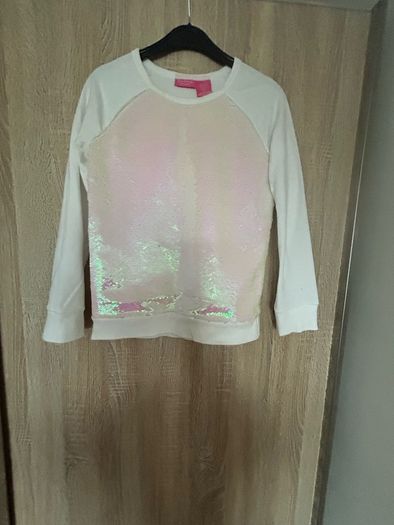 Girls top size 7-8 years with free leggings