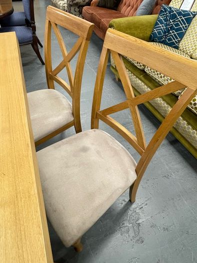 Dining Table w/ 6 Chairs