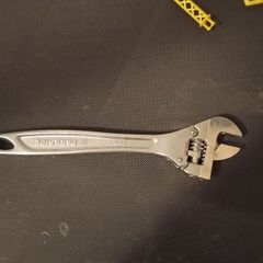 Adjustable wrench