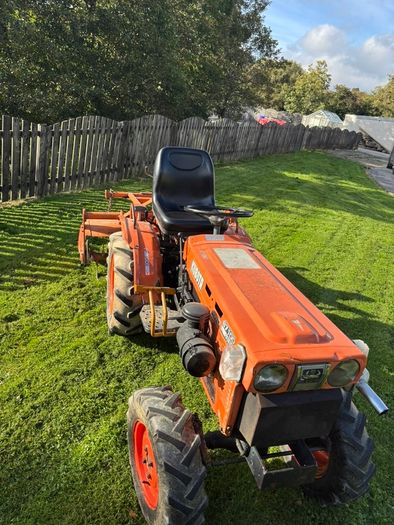 Kubota B7100 Compact Tractor