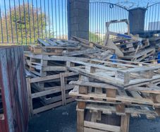 Fire Wood / Pallets / Free