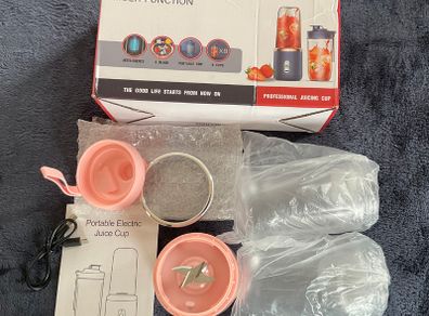 Portable Juicer Blender with travel mug