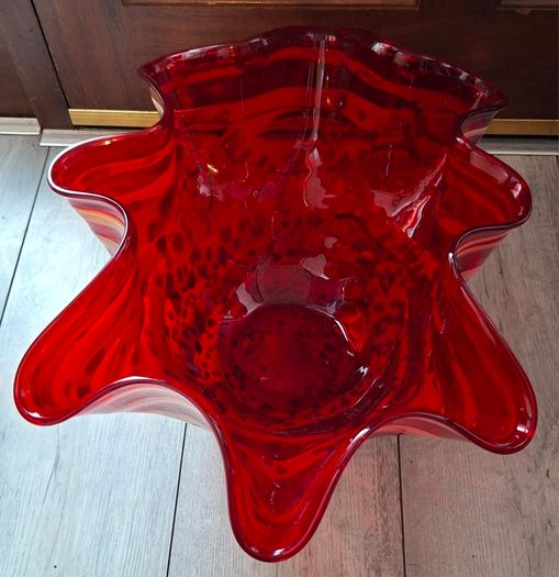 Glass bowl