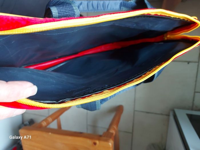 Canada Logo Laptop Bag in excellent condition