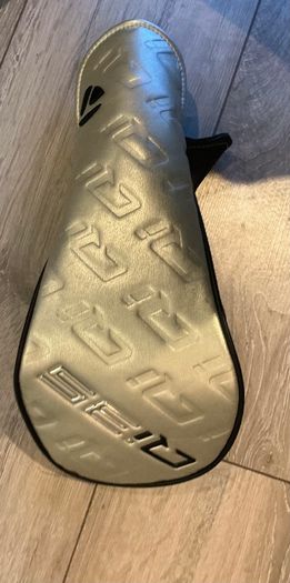 As new Taylormade Qi35 driver + headcover