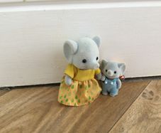 Sylvanian Families elephant Mam and baby