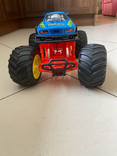 remote control monster truck